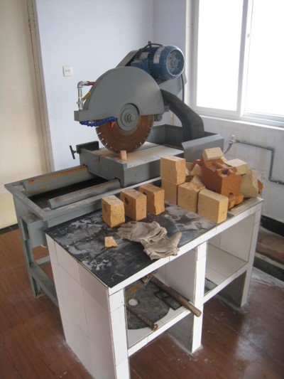 Sampling and cutting device