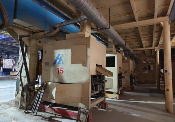 Material distribution machine
