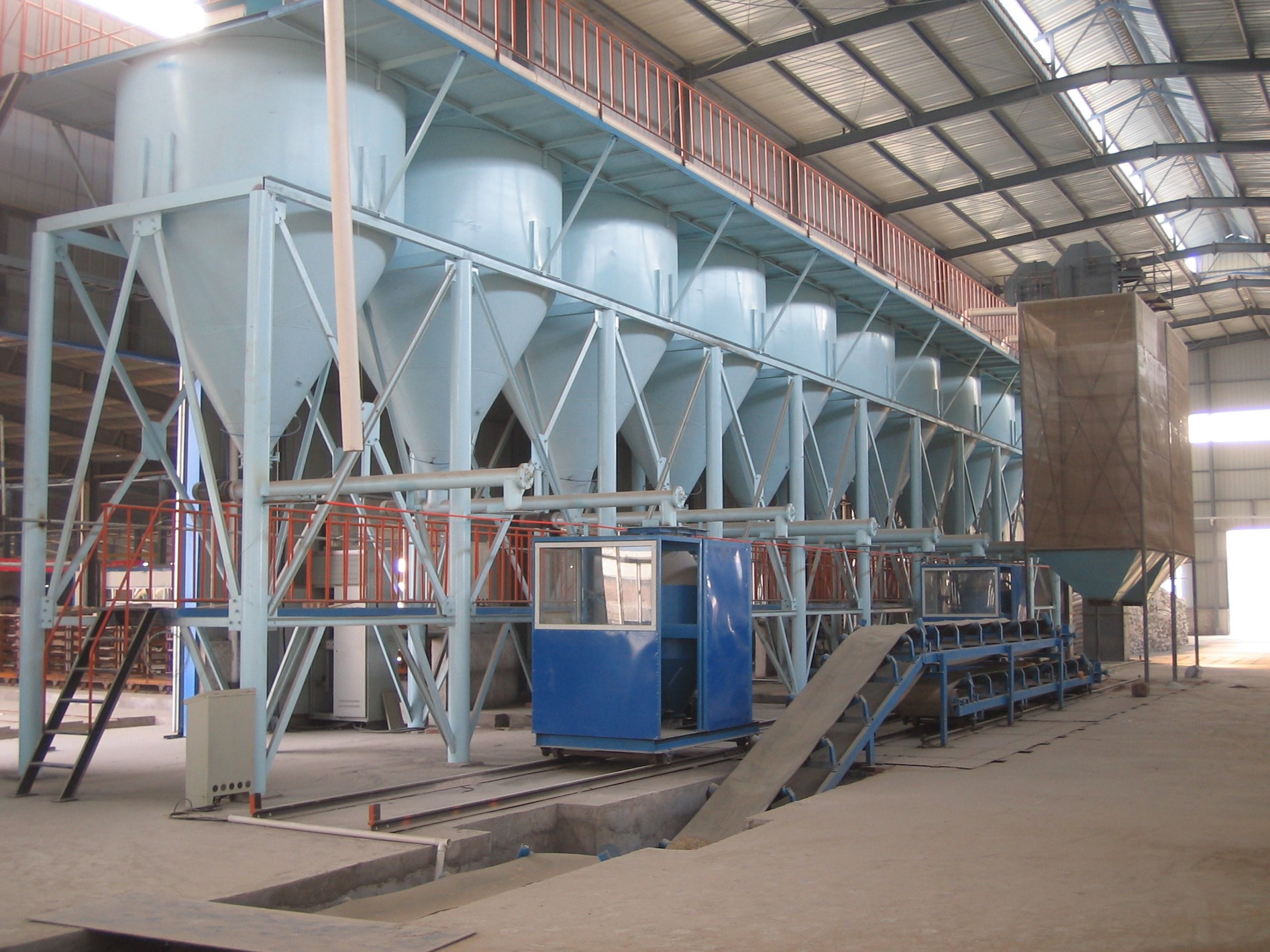 Lightweight brick batching equipment